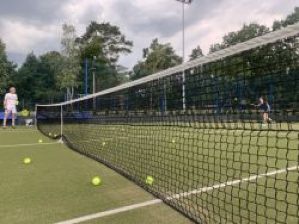 Czy tenis wydłuża życie? Co mówią badania